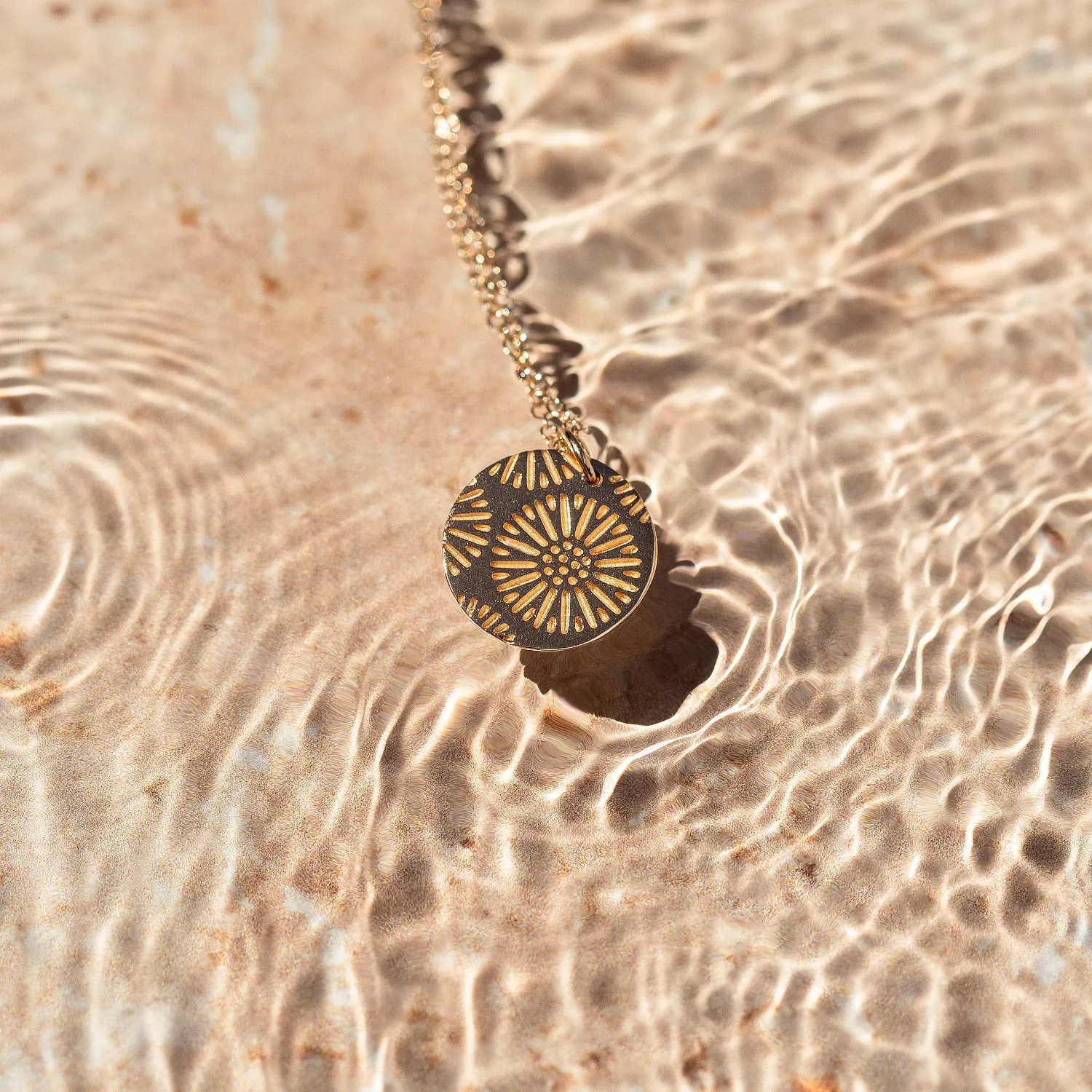 Coral Texture Solid Gold Pendant Necklace