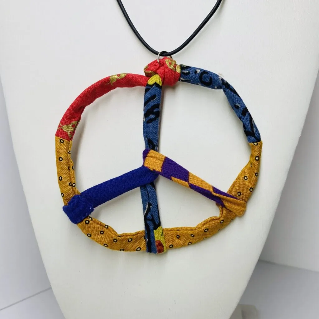 FICKLESTICKS Peace Sign Necklace - BLACK AND WHITE (NOT MULTI)