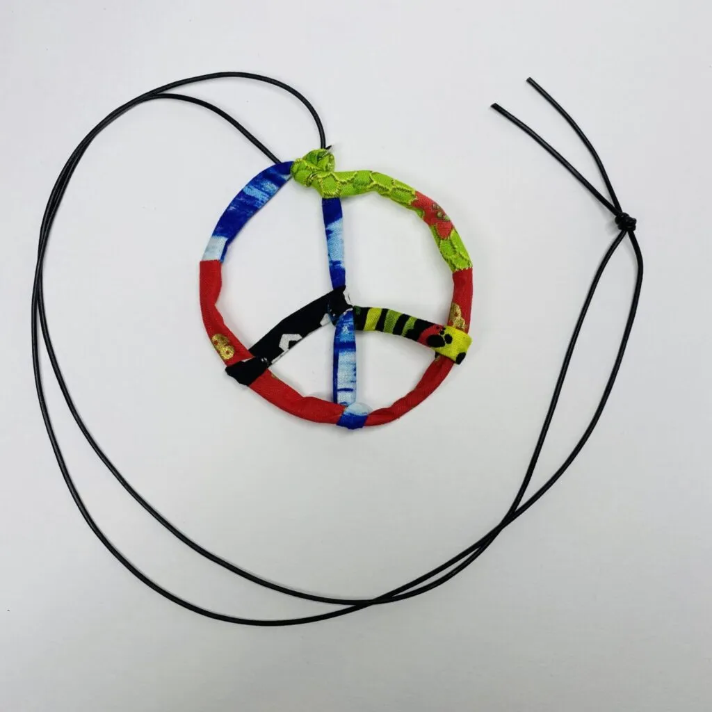 FICKLESTICKS Peace Sign Necklace - BLACK AND WHITE (NOT MULTI)