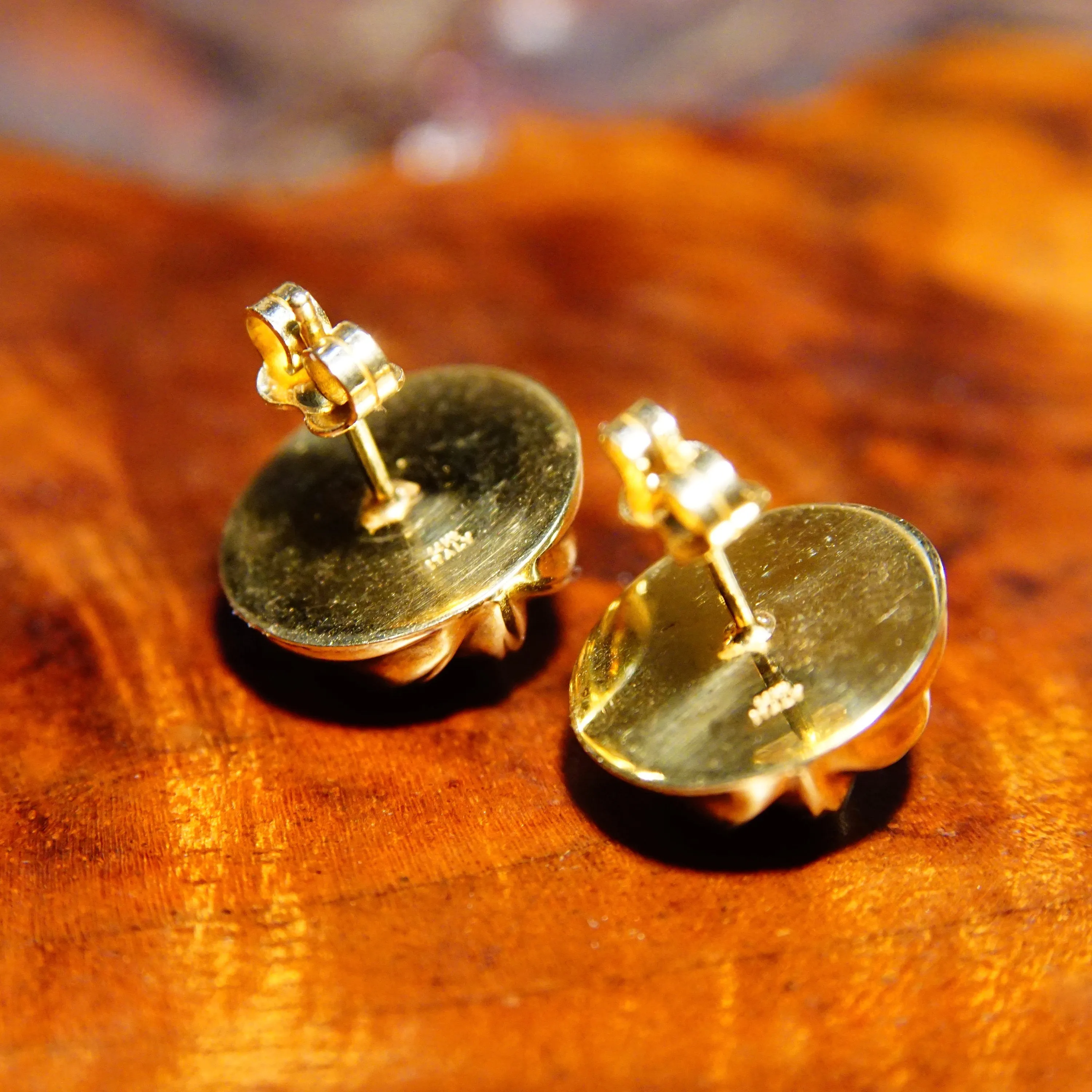 Vintage 14K Gold Pleated Half Dome Earrings, Minimalist Scalloped Gold Dome Post Earrings, 14K Push Backs, 585 Jewelry, 5/8"
