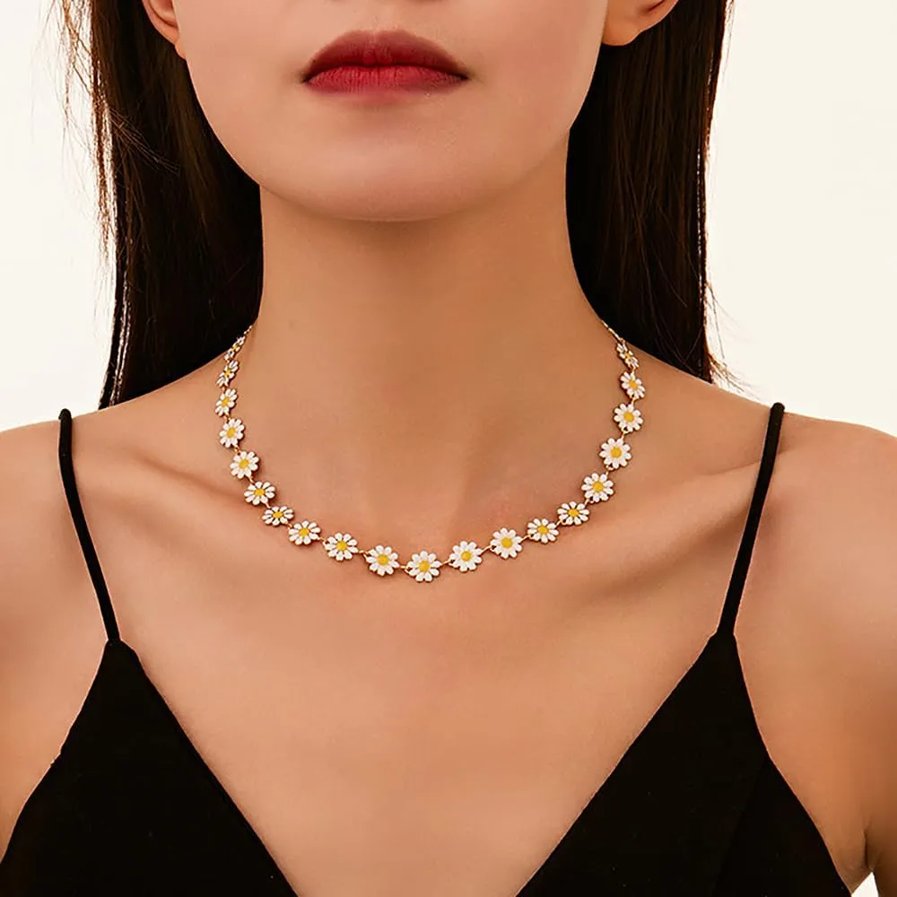 White Daisy Necklaces for Women.Flowers Daisy Choker Necklace Pearl Daisy Necklace Cute Little Daisy Sunflower Necklace for Her Gifts